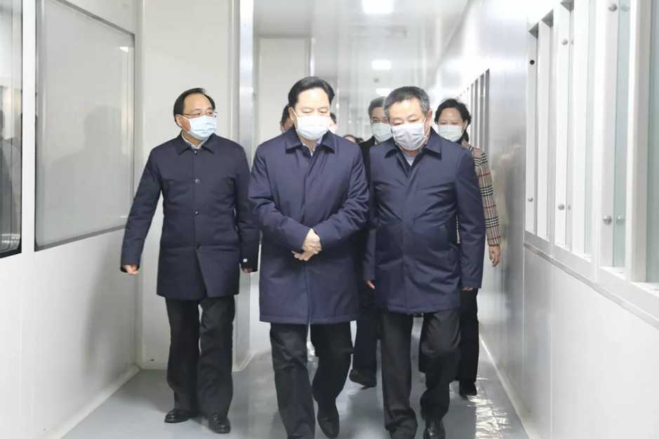 陈金虎市长参观_副本.jpg